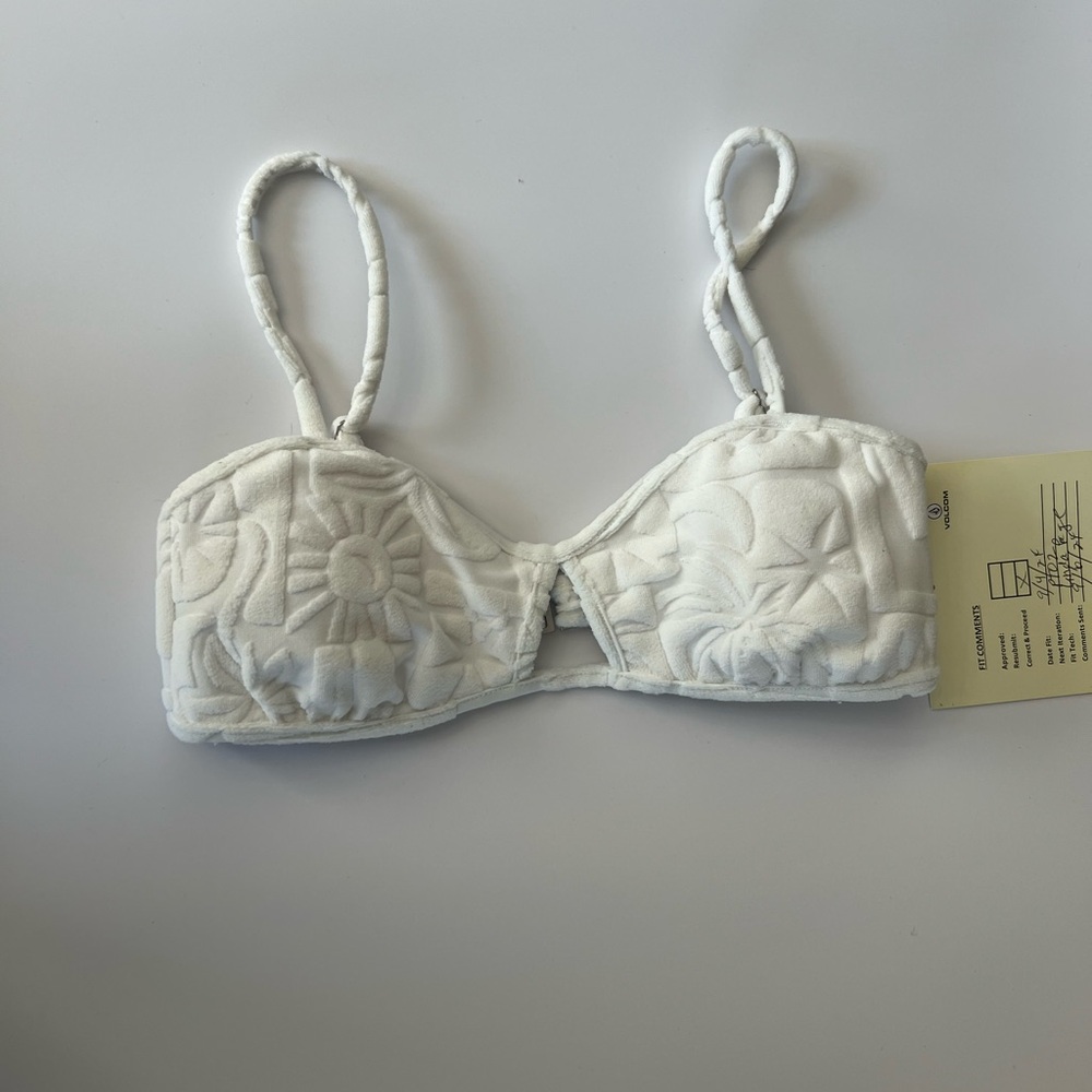New volcom bikini top